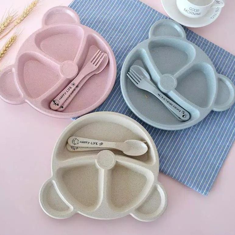 Piring makan anak bentuk karakter hewan dengan sendok garpu AST