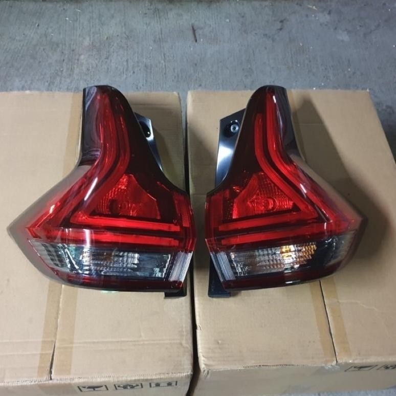 stop lamp xpander original 8330b096 8330b095