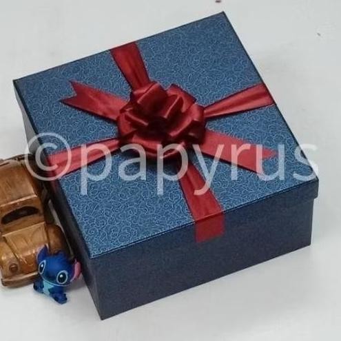 

ready stock PAPYRUS 20x20 Tinggi 10cm Kotak Kado Gift Box Hadiah