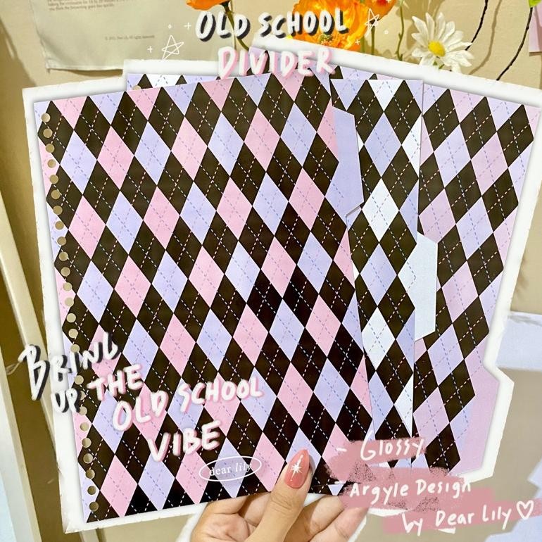 

Pembatas Binder B5 / A5 / A6 / A7 Aesthetic / Old School Vintage Divider / Argyle Pattern Design Divider Retro Look / Old School Vibe Binder / Binder Lucu Retro Vintage / Binder Aestetik / Planner Design Aesthetic RB07