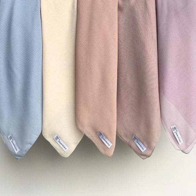 Paris Jepang Premium Hijab Segiempat JahitTepi Adem Tegak Nyaman Syari