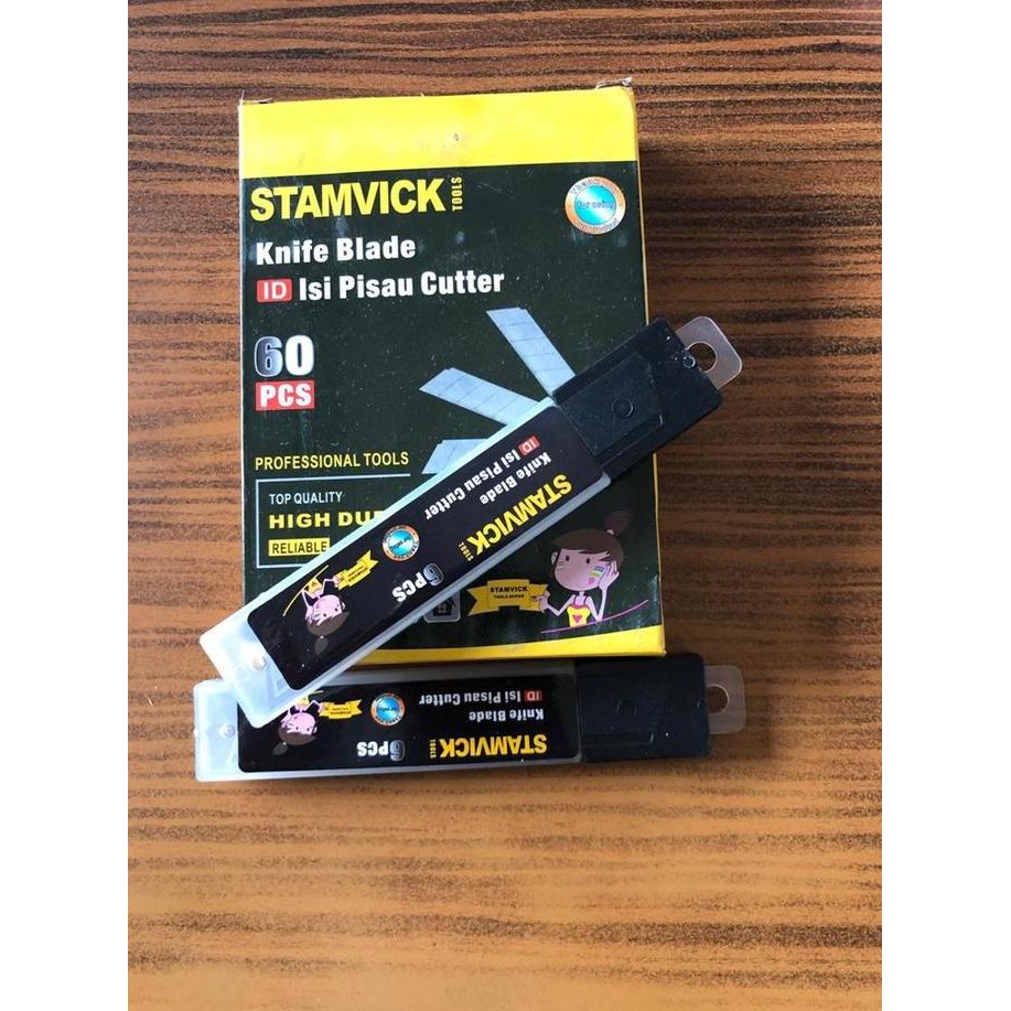

ready !!! MATA PISAU CUTTER KENKO BESAR L 150 1 kotak isi 12 pc