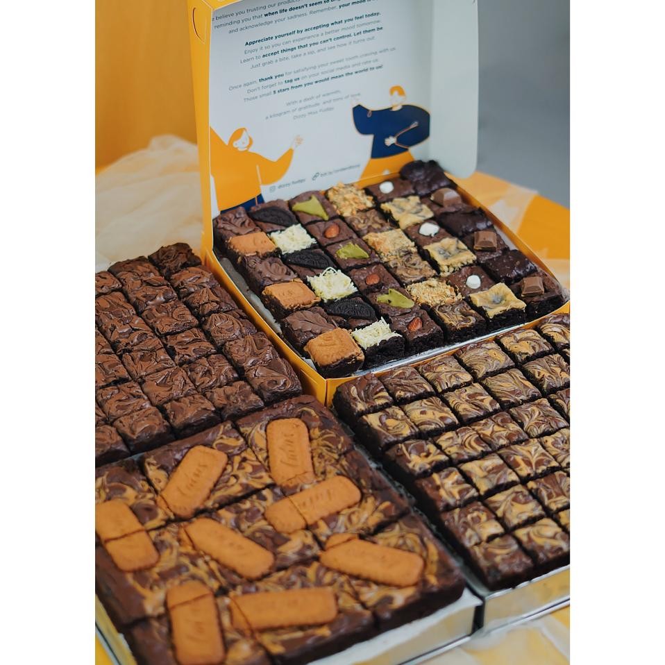 

Fudgy Brownies With Topping Beian Dark Chocolate Ingredientsmohon Baca Deskripsi