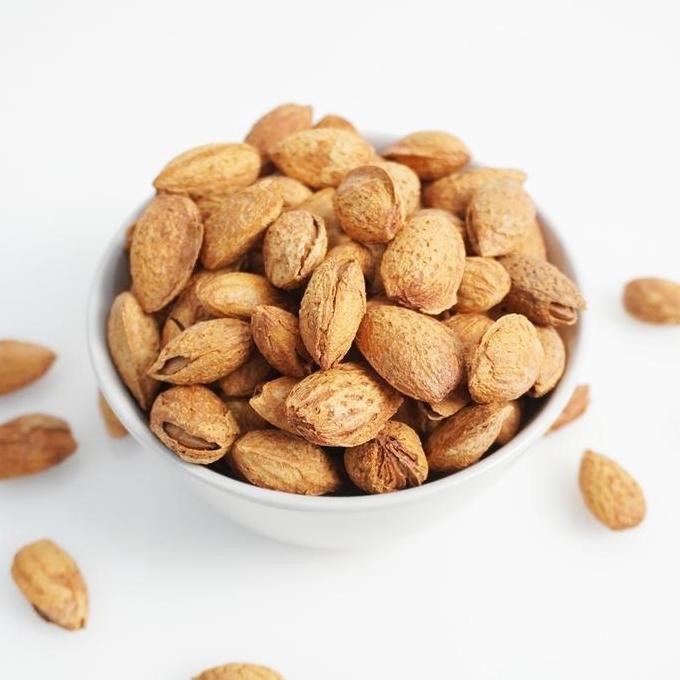 

kacang almond kulit vanilla 1kg termurah