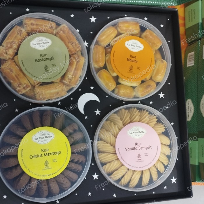 

Hampers Spesial Lebaran Paket Kue Kering Premium 4 S