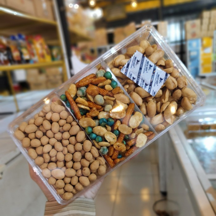 

Paket Kacang Mix Toples 3 Sekat