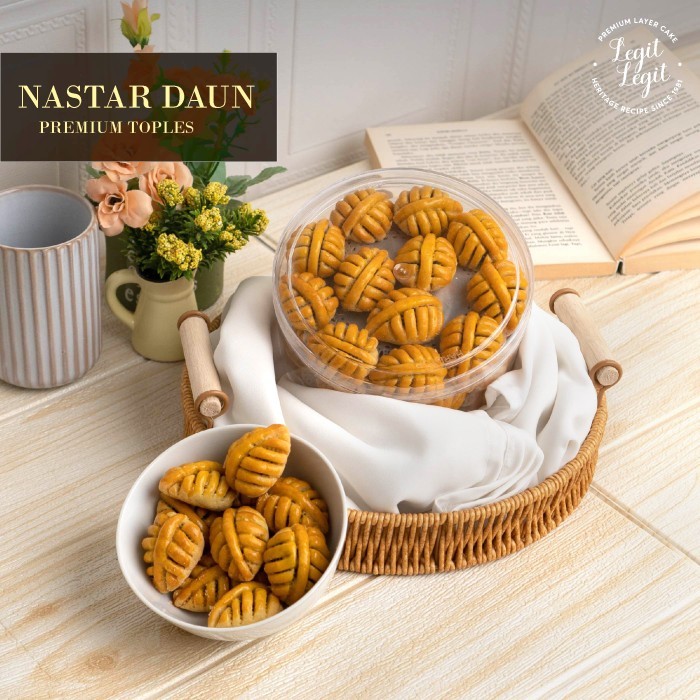 

Nastar Daun Premium Toples Bulat Kapasitas 500Gr Terlaris