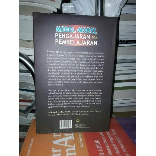 

BUKU MODEL-MODEL PENGAJARAN DAN PEMBELAJARAN ISU-ISU METODIS