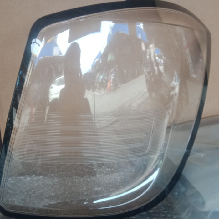 Mika lampu stop belakang kanan chevrolet spin LTZ