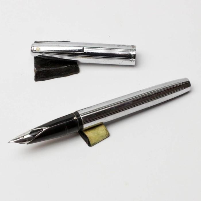 

(1980s) Sheaffer Quasi Imperial 506 Fountain Pen Original