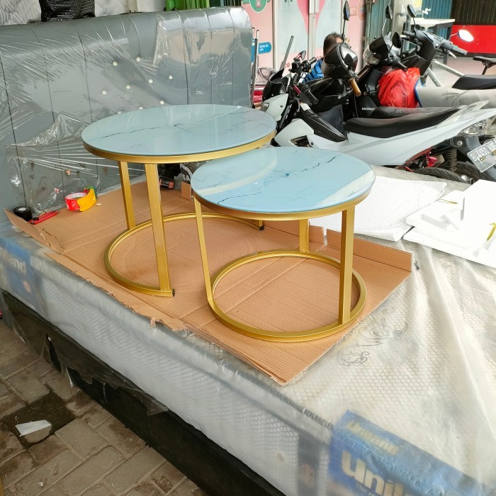 Meja Tamu Bulat Minimalis Putih