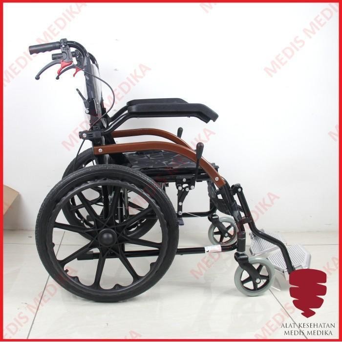 Dijual produk baru Kursi Roda Traveling W2 Ban Besar Velg Racing Alat Bantu Jalan Gerak Medis