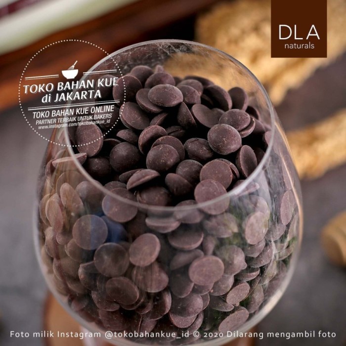 

DLA Naturals - Santo Tomas 70% 500gr Dark Chocolate Couverture Cokelat