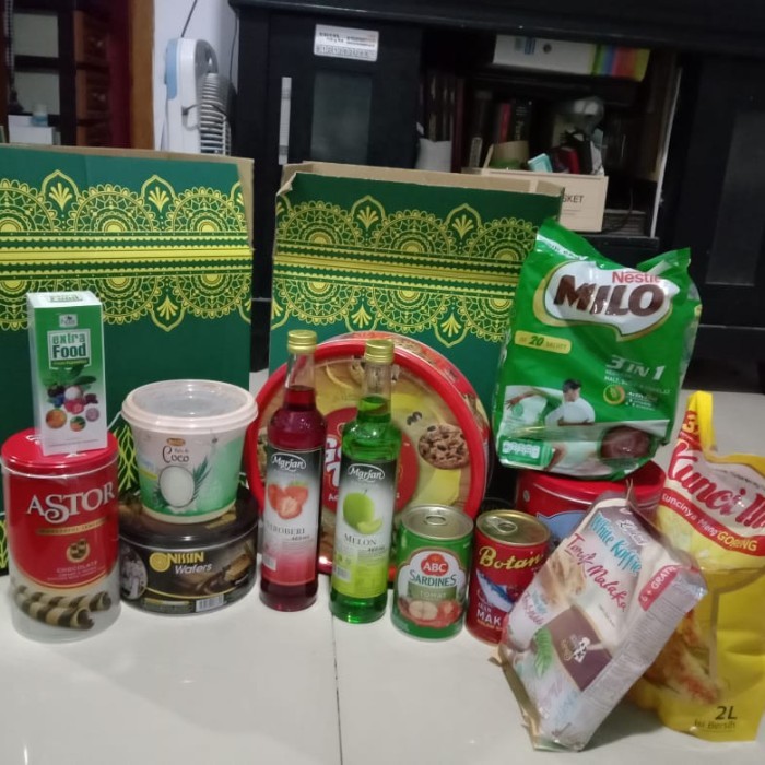 

hampers paket lebaran ramadhan parsel sembako dan kue