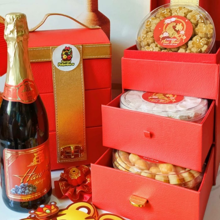 

CNY HampersHampers ImlekCookies Imlek - Zao Shen