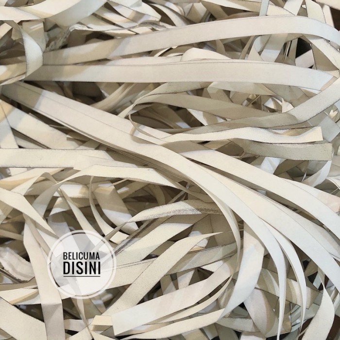 

Shredded Paper / Kertas Cacah Serut Kawul / Isi Gift Box Filler
