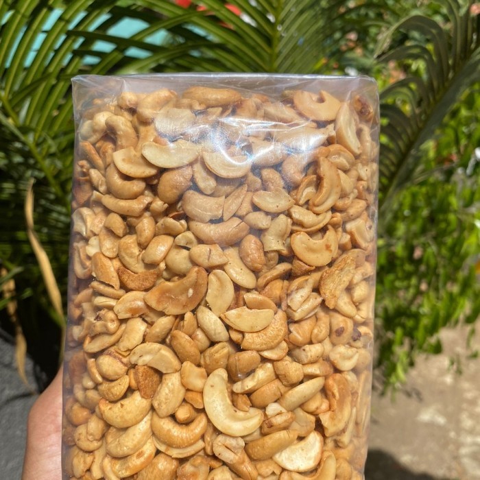 

BARANG TERLARIS kacang mete pecahan varian rasa