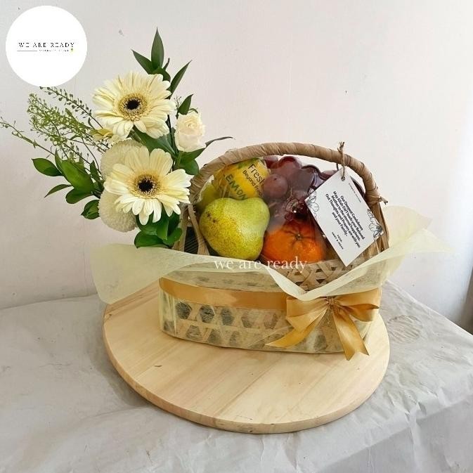 

Promo Parcel Buah Hampers Buah Duka Cita Bunga Nuansa Putih Premium
