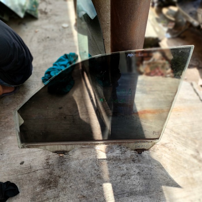 kaca pintu depan Suzuki apv