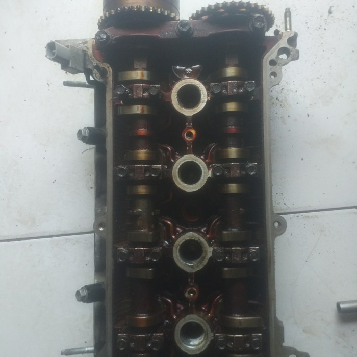 cylinder head vios 1NZ