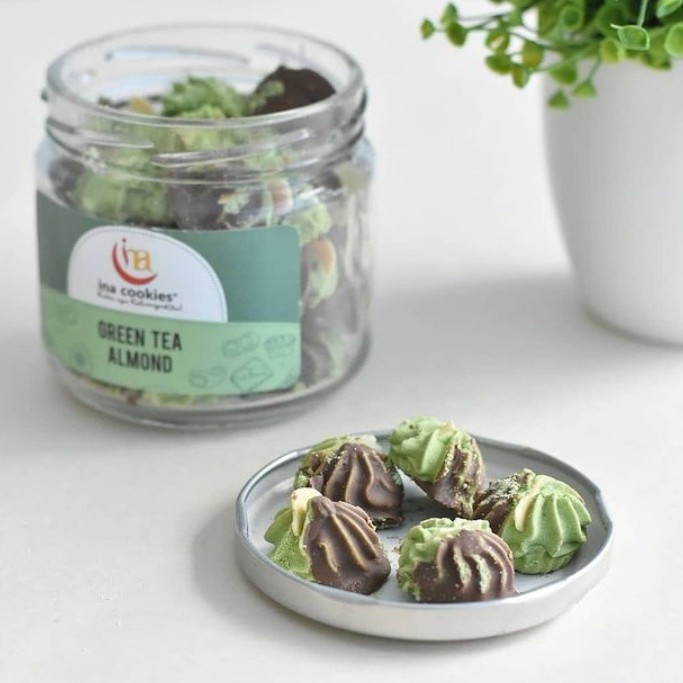 

PROMO !!! SALE TERLARIS INA COOKIES GREENTEA ALMOND JAR/TOPLES KACA READY