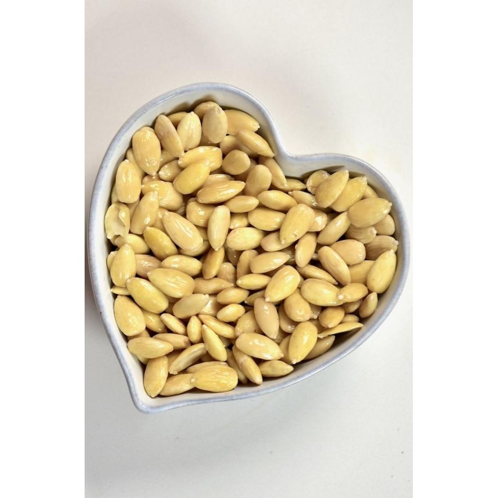 

Almond whole Blached 250g ( kacang almond kupas tanpa kulit ) from USA Berkualitas