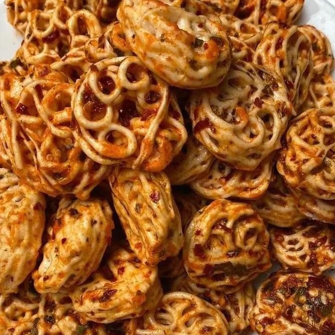 

SEBLAK KERUPUK RAFAEL VIRALL 1KG PEDAS BAWANG FOOD SNACK KERING CEMILAN ORIGINAL