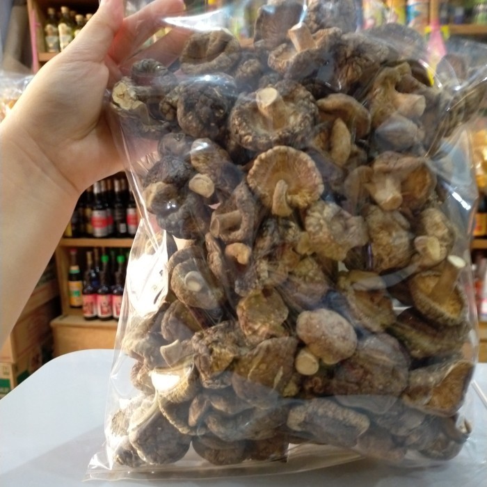 

Jamur Hioko Kering/ Dried Shitake Mushroom Uk. 3-4Cm 500Gr (Tidak Tebal)