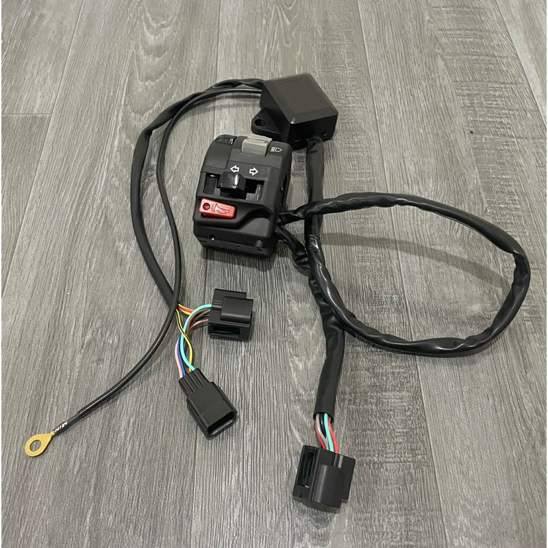 SAKLAR HOLDER KIRI VIXION OLD PNP VARIO 125 VARIO 150