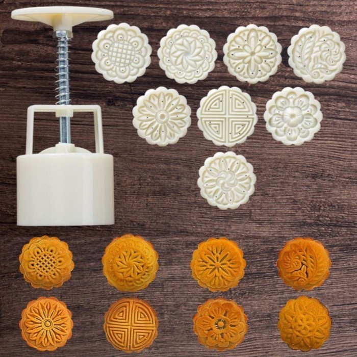

READY CETAKAN KUE BULAN 75G/ CETAKAN MOONCAKE 75G DENGAN 8PCS STEMPEL