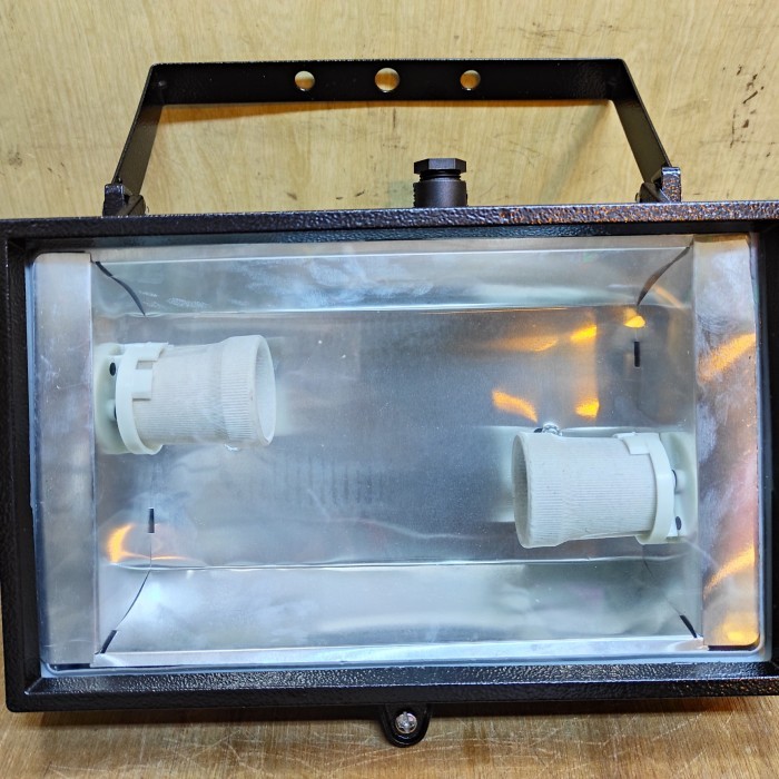 kap sorot fitting e27 2 lampu/kap lampu sorot e27