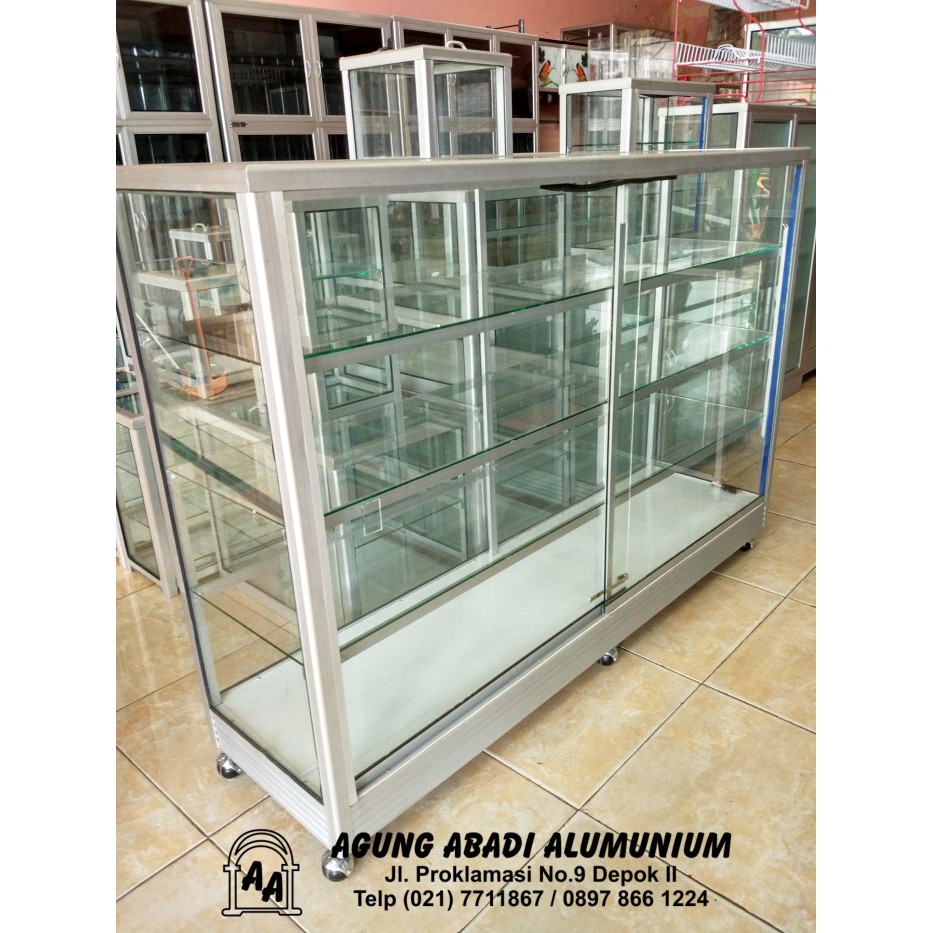 ETALASE KACA 1.5 METER RODA BESI