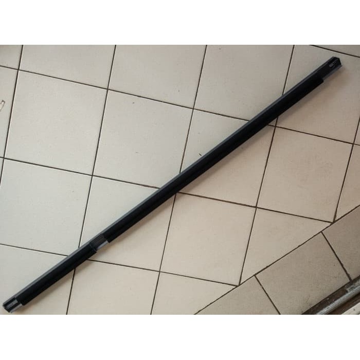 Weatherstrip out/pelipit kaca/list kaca luar suzuki apv belakang R/L - KIRI
