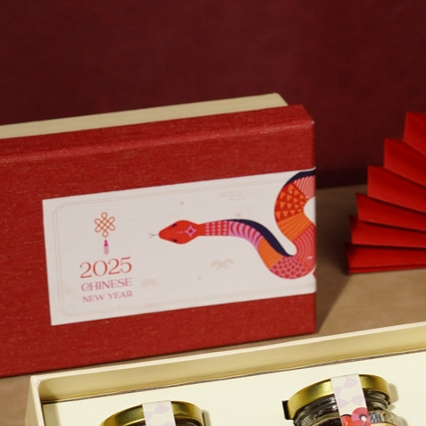 

CUCI GUDANG SOLE Hampers Personal Lebaran Natal Imlek Gift Madu By Chef Ivan