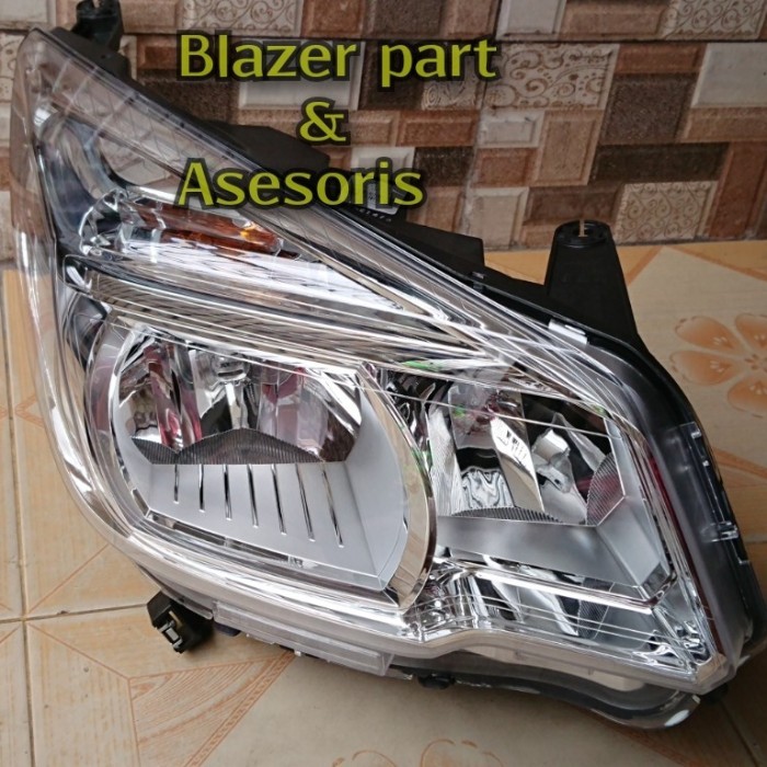 Head lamp lampu depan kanan chevrolet colorado