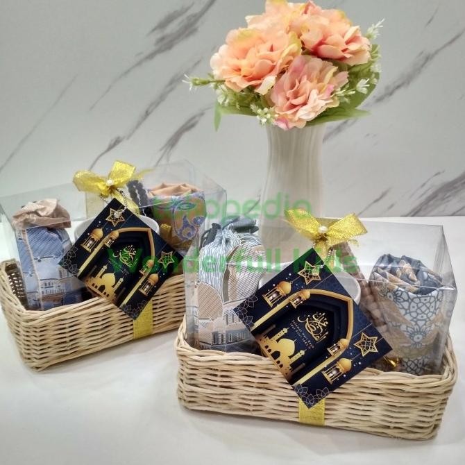 

Parling Laris! Hampers Pengajian Sajadah Mug Tasbih/Hampers Lebaran Ready Stok/Haul