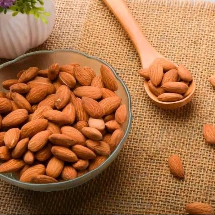 

Produk Terbaru Kacang Almond Mentah 1 Kg Packing Aman