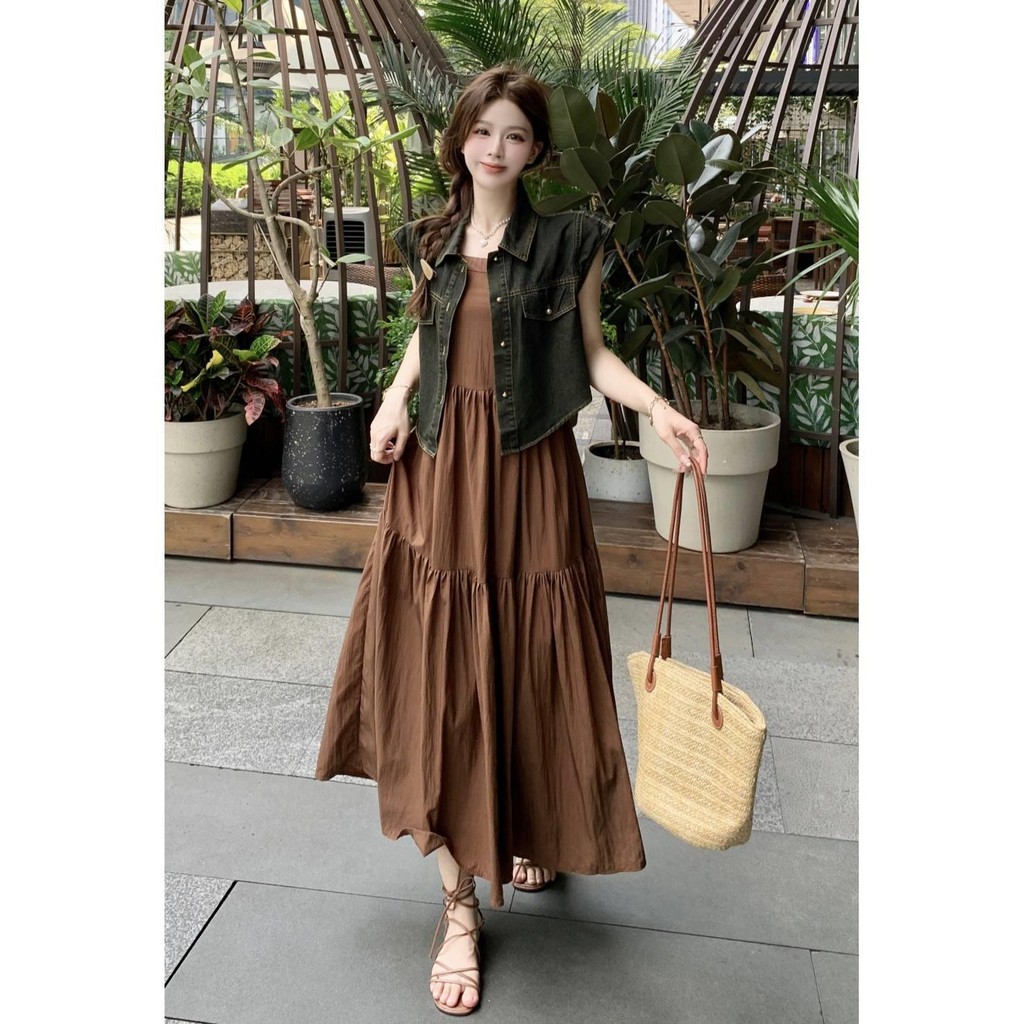 Jaket Pendek Denim dengan Rok Midi Pinggang Tinggi Set Dua Potong