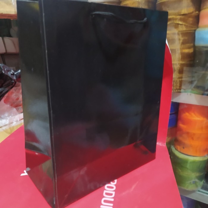 

Paper Bag Buku Hitam Glossy Isi 12Pcs Bahan Tebal