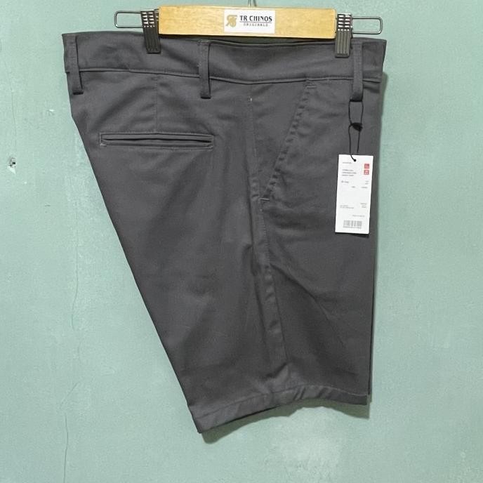 Celana chinos uniqlo pendek distro//uniqlo celana pendek chinos pria//celana uniqlo pendek chinos pr