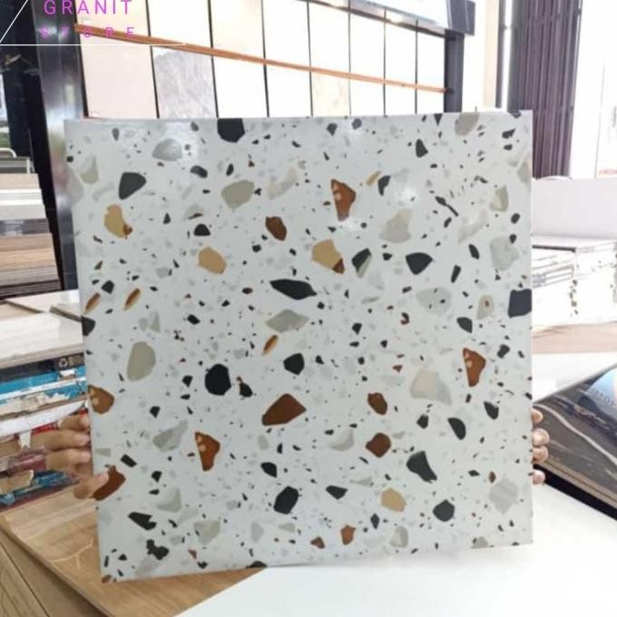 GRANIT/KERAMIK LANTAI 60x60 MOTIF TERAZO WHITE BY UNO GOL