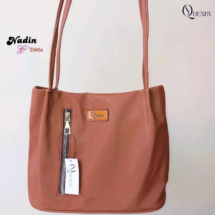 GFR - Nadin totebag By Quenby Totebag wanita kekinian bahan chocoly anti air Hitam Kantong depan