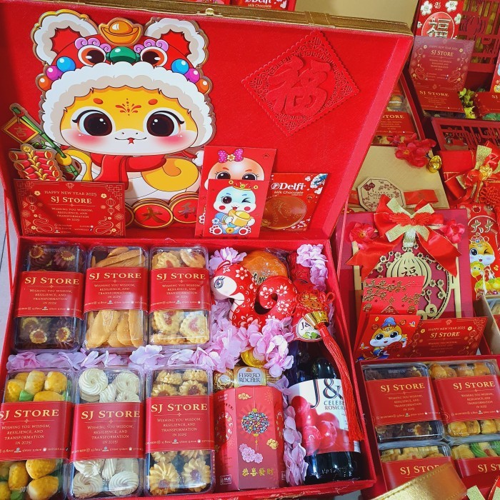 

PAKET DEKORASI HAMPERS IMLEK BUNGA CNY PARCEL HADIAH KUE KERING 006