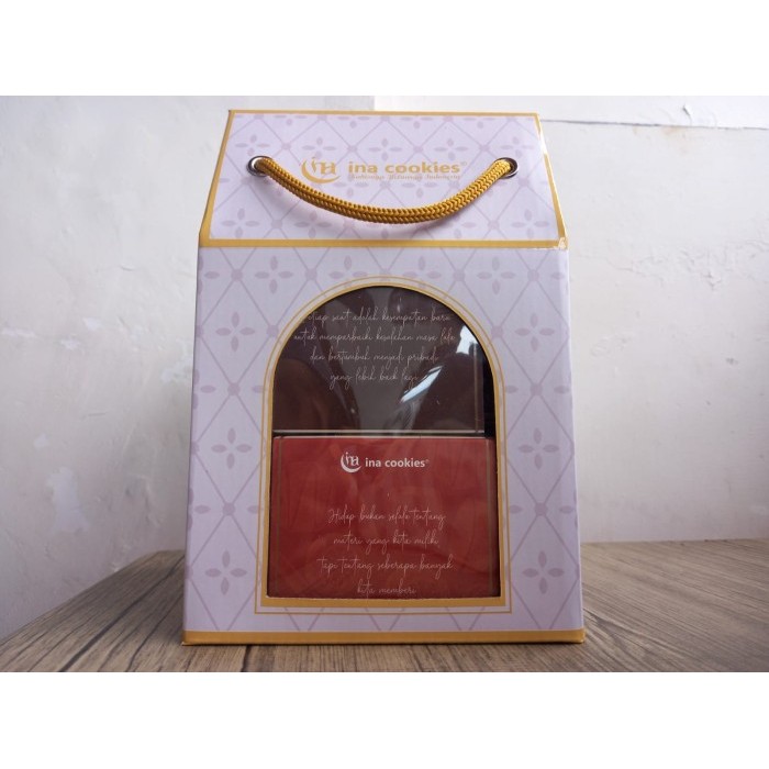 

PREMIUM NEW HAMPERS INA COOKIES REGULER GABLE BOX