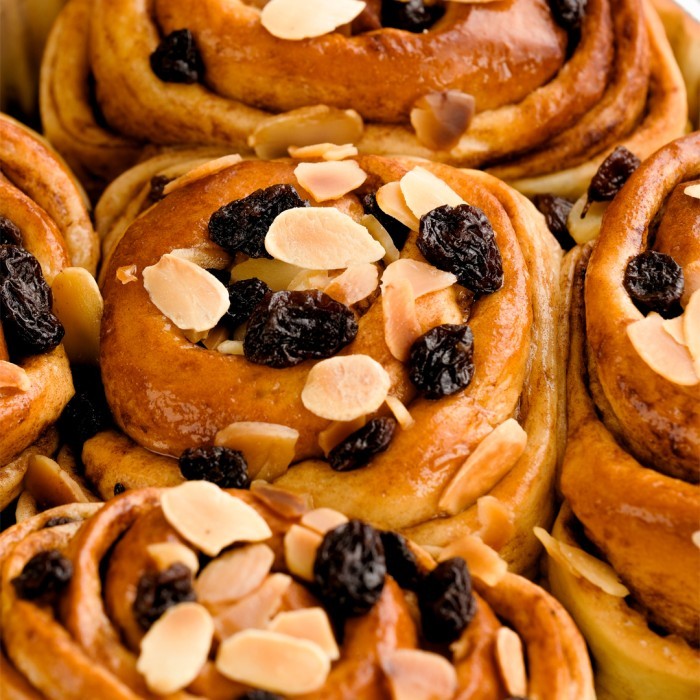 

CINNAMON ROLLS VEGAN - CINNAMON RAISINS