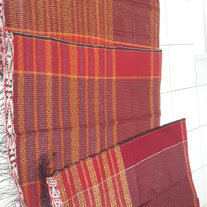 Ulos Ragihotang Merah