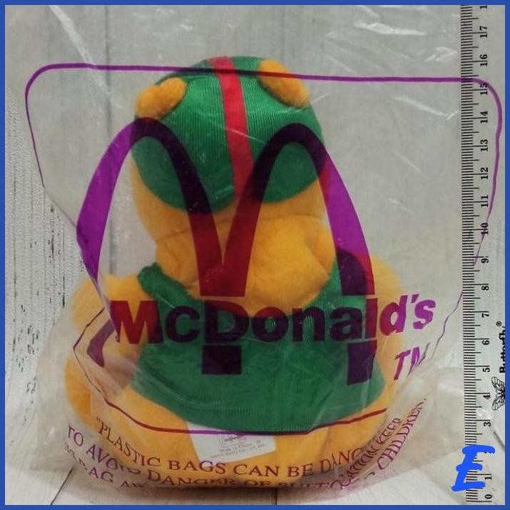 [WDE] MCDONALD HAPPY MEAL TOYS DISNEY WINNIE THE POOH IN SWIMMING COSTUME