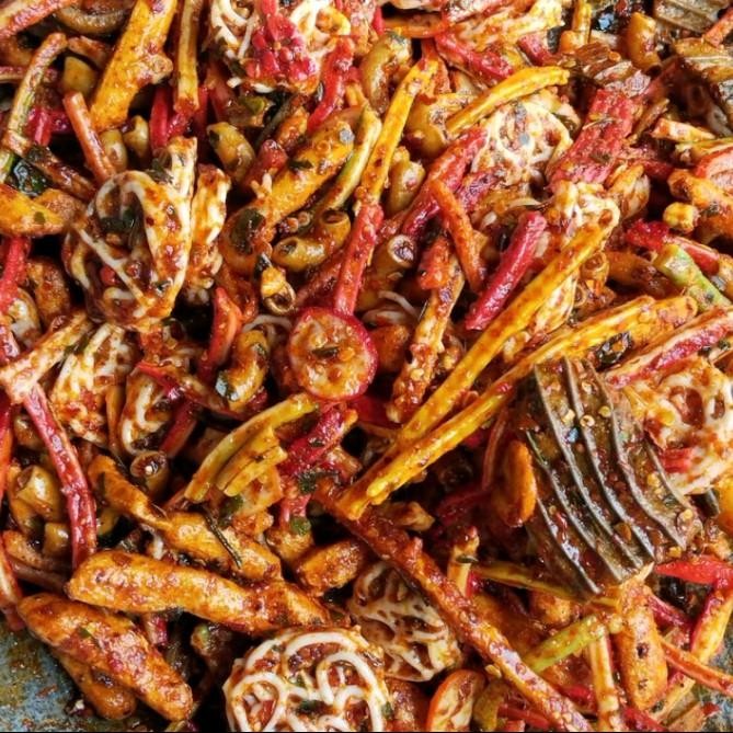 

BERGARANSI Seblak campur kering viral / seblak campur/mix bumbu pedas daun jeruk isi 250gram Food