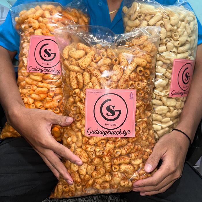 

PROMO MAKARONI PIPA PEDAS DAUN JERUK BANTAL SNACK VARIAN RASA MEKAR- 800GR Camilan Food Cemilan