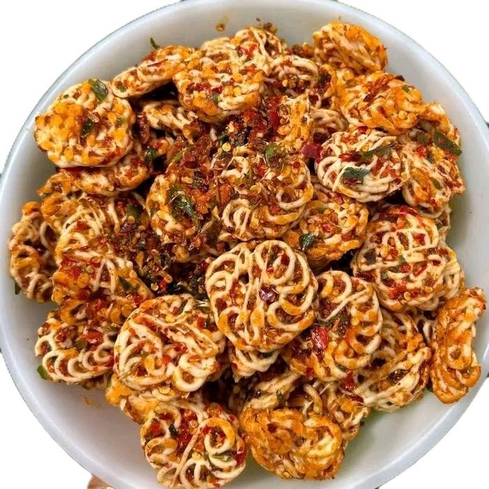 

GRATIS ONGKIR kerupuk seblak Rafael setengah bantat 1kg aroma daun jeruk pedas doer Krupuk Kering
